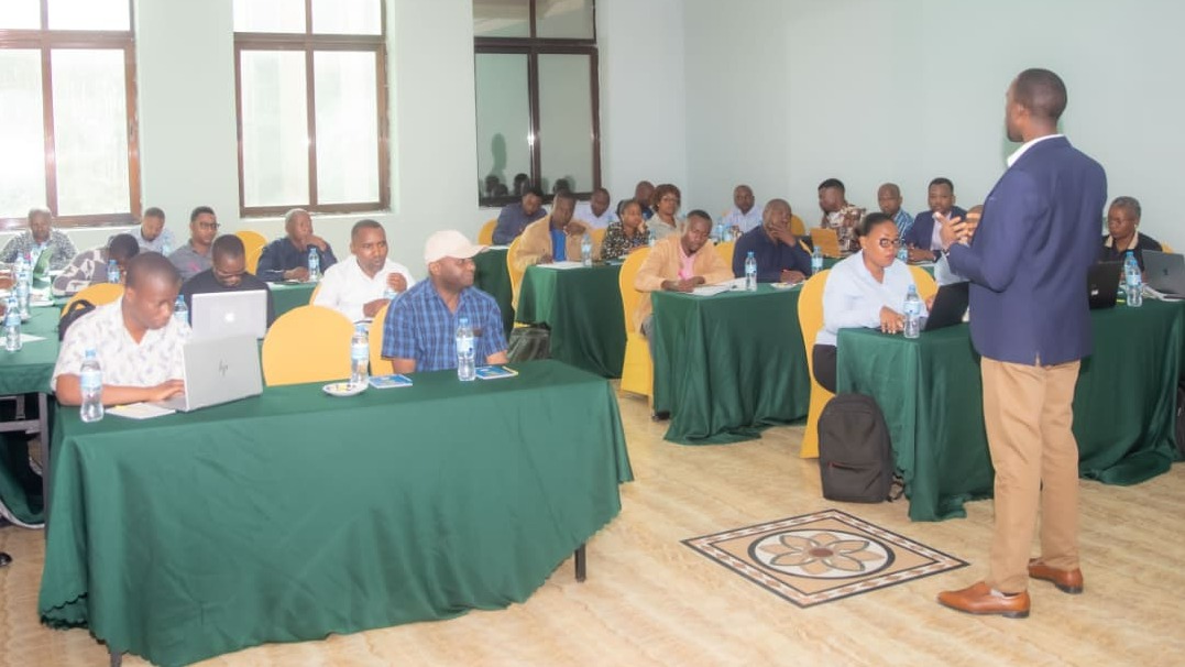 WIZARA YA NISHATI YAPONGEZWA KWA KUTOA E...